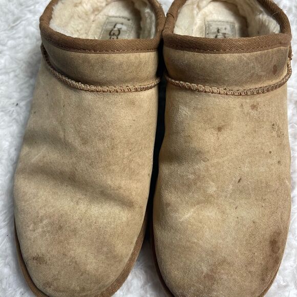 UGG Classic suede tan slippers plush wool lining and thick rubber soles Size 10 - Picture 3 of 11